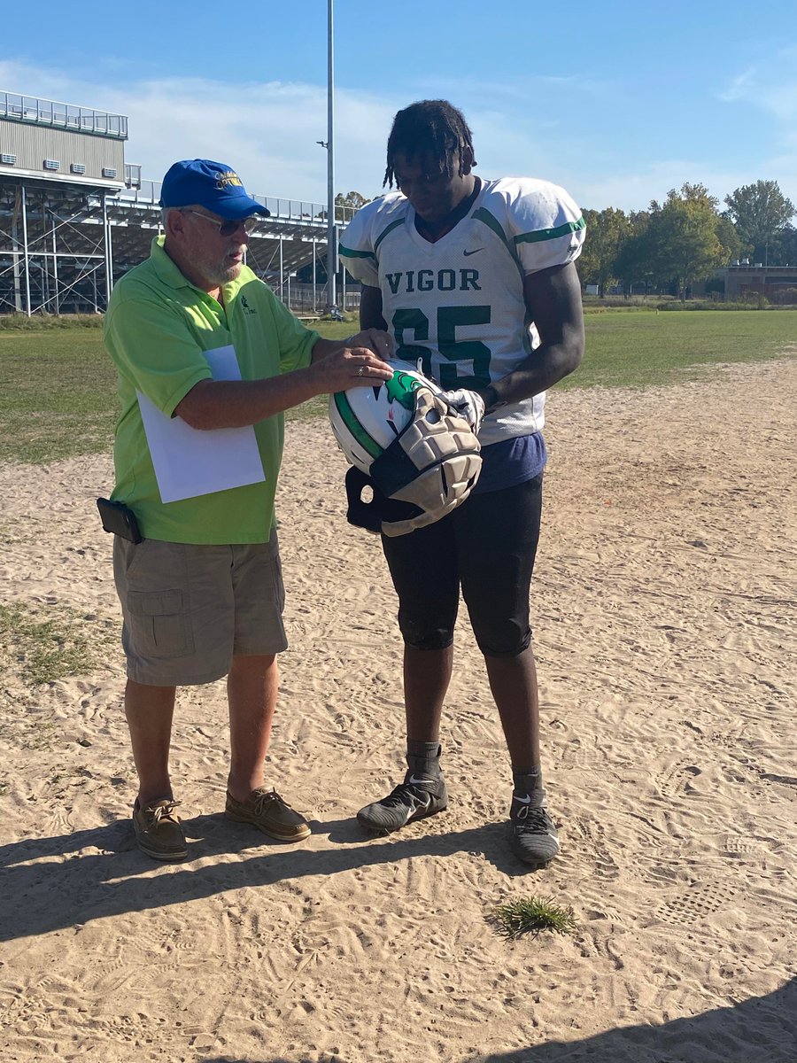 vigorhighschool's tweet photo. Congratulations to Micah Debose on being named Crichton Optimist Player of the Week!! #stillvigor #whynotvigor #allwedoiswin https://t.co/pxf7RjgDuG