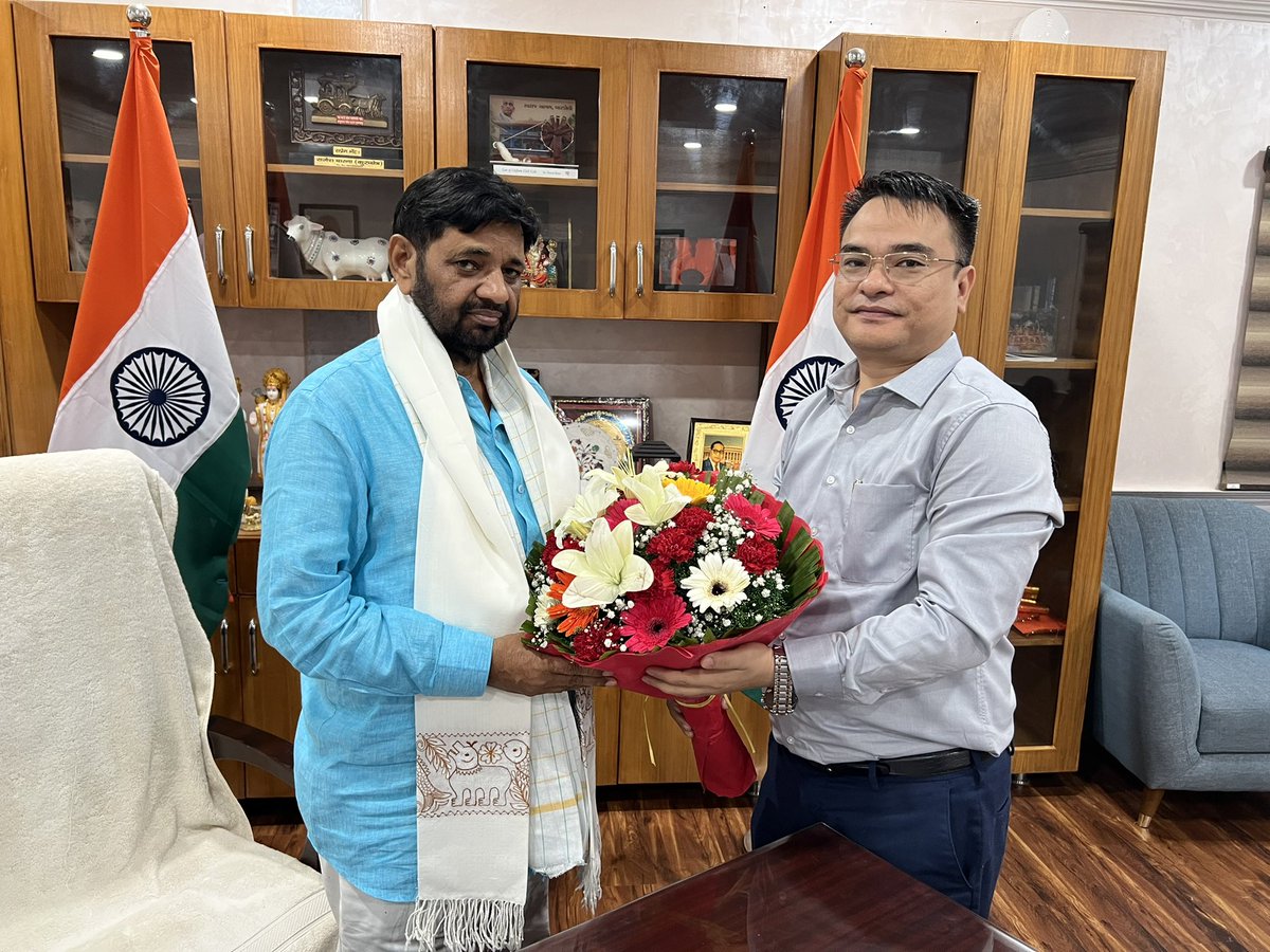 DrRobindro's tweet image. It was a wonderful evening with Shri Kaushal Kumar Ji MOS, Ministry of Housing &amp;amp; Urban Affairs, Gov of India at his residence. 

@NBirenSingh, @BLSantosh, #PrahladSinghPatel, #sunilbansalbjp, #Prakashjavedkar, #KirenRijiju, #SambitPatra, @KipgenNemcha #pradumankumar