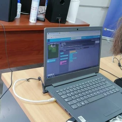 LaceEducacion's tweet photo. Nuestra Fundación Lace Educación dictando 
La Hora del código de Microsoft en liceo el Llano de Maipú

#POETADigispark
#Trust4Americas
@thetrustfortheamericas
Microsoft 

https://t.co/UmrzKilIbS https://t.co/4QRsP7pSl1