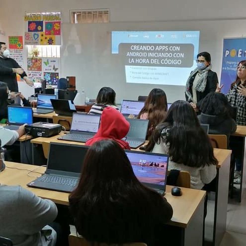 LaceEducacion's tweet photo. Nuestra Fundación Lace Educación dictando 
La Hora del código de Microsoft en liceo el Llano de Maipú

#POETADigispark
#Trust4Americas
@thetrustfortheamericas
Microsoft 

https://t.co/UmrzKilIbS https://t.co/4QRsP7pSl1