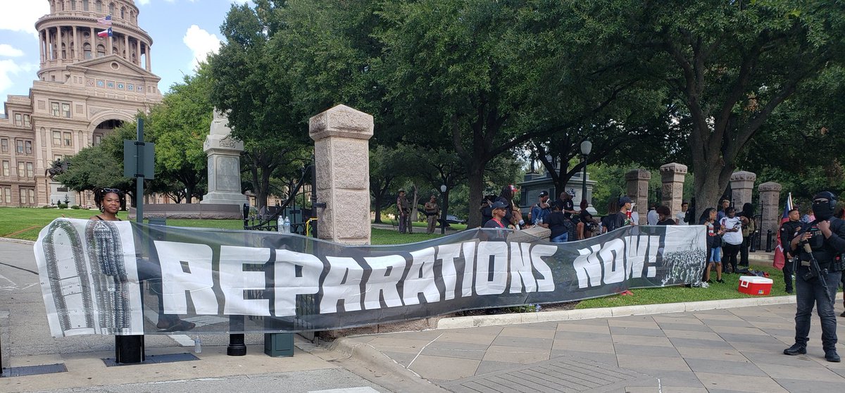 EGPGunClub's tweet photo. A BIG THANKS to the #Texas #PullUp group for your generous donation to the #EGPGC 🙏🏿🙏🏿🙏🏿   &amp; for trusting us to #protect y'all and spread the #Reparations message. Was a pleasure to have y'all #outside w/us on the #frontline. Your donation helps us continue to serve our people ✊🏿 https://t.co/QT9aidkQvi