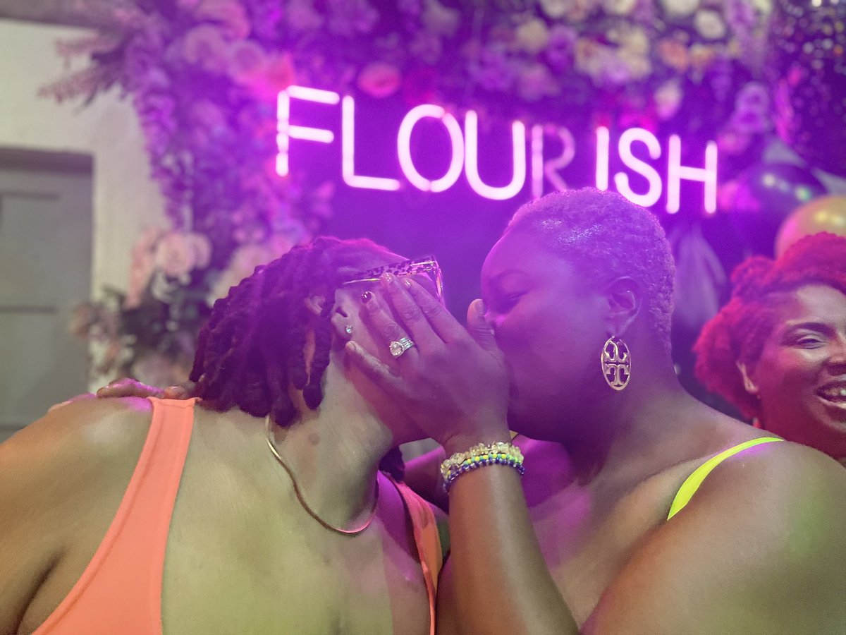 micheleforfl's tweet photo. My inviting in/coming out story.
My wife told me she was too cute to be in anyone’s closet. Now we are your favorite queer aunties and gay godmamas. 🌈❤️#InvitingIn #ComingOutDay https://t.co/bT6ePGkMQz