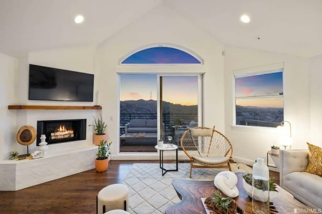 ShagleyTeam's tweet photo. Top three Bernal Heights home sales in September. 🏡  👀 See what's new on the market!

https://t.co/jW8lzQL7KL

#bernal #realestate #sold https://t.co/SMDhiNvwzC