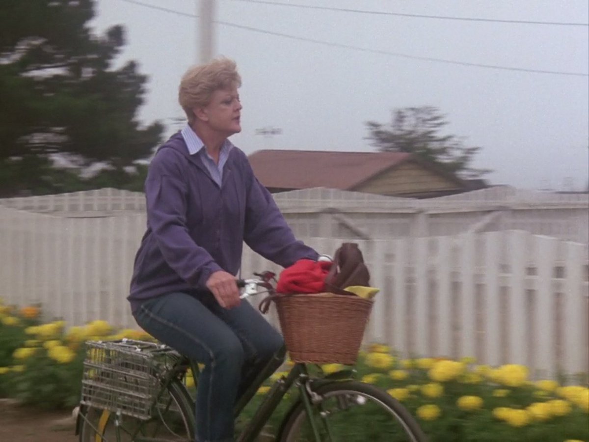 bikeitalia_it's tweet photo. Ride in peace, Angela (1925-2022)

#AngelaLansbury (alias Jessica Fletcher, La Signora in Giallo) https://t.co/MevrT1pWWO