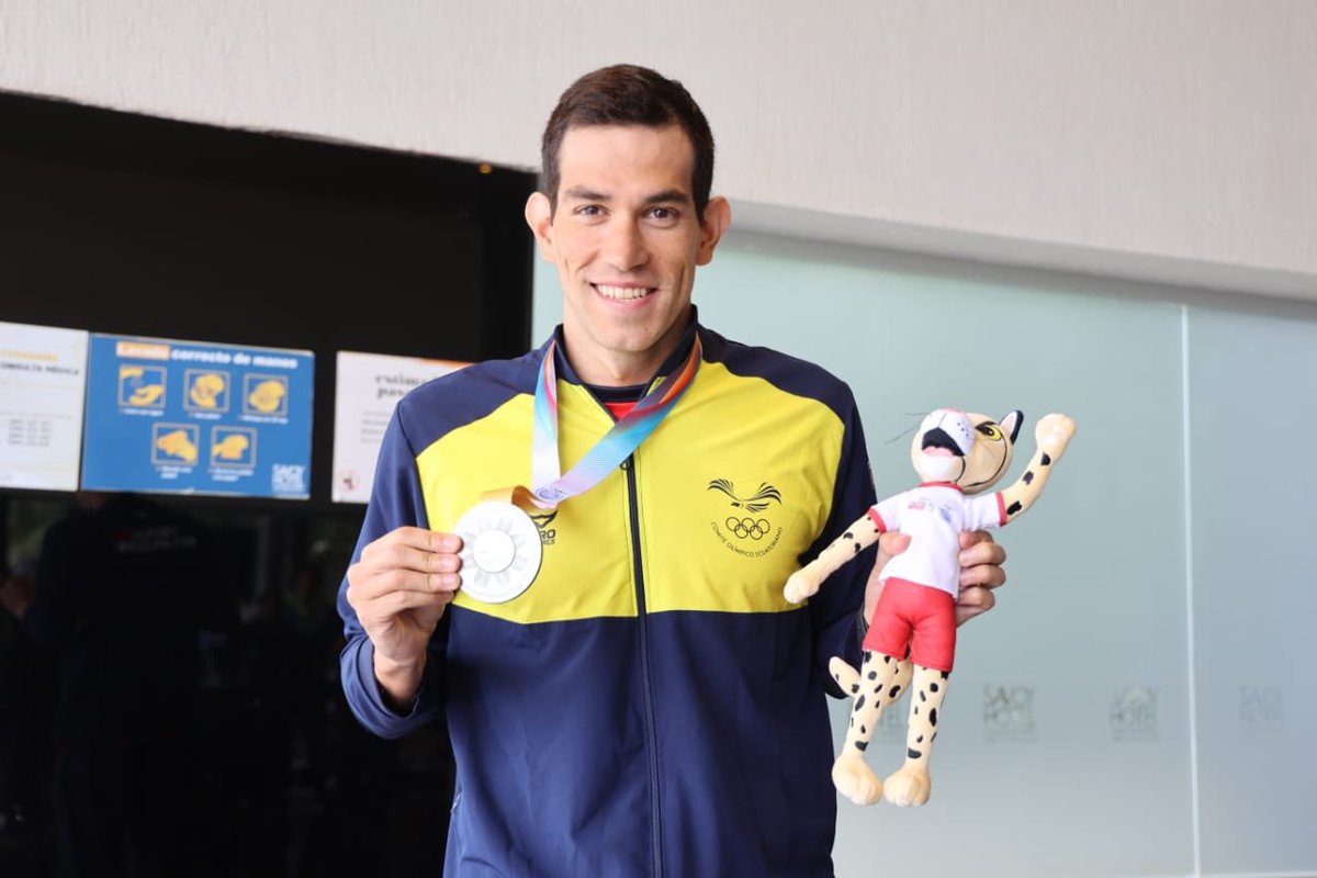 El nadador Esteban Enderica se colgó medalla de plata en los 10 km aguas abiertas, al obtener el 2do lugar tras una final muy cerrada con el colombiano Juan Morales. La competencia se desarrolló en la playa San José de la subsede Encarnación en los Juegos Suramericanos #ASU2022