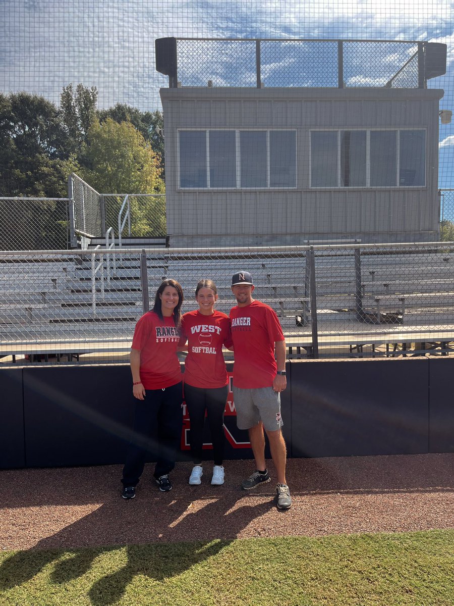 Had a great visit to @NWCCSoftball today. Thank you to the 🐐 @cbramlett18 & @othercoachyoung for an amazing tour and offer. @HotshotsLawson @WLsoftball1 #bangbang