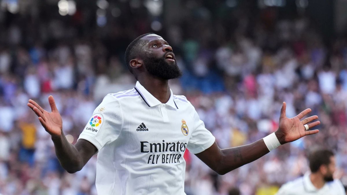 #AntonioRüdiger otro claro ejemplo de filosofia en el <a href="/realmadrid/">Real Madrid C.F.</a> pelear hasta el ultimo segundo...
Que manera de rescatar un punto! #neverbackdown #adnmadridista #HalaMadridyNadaMás