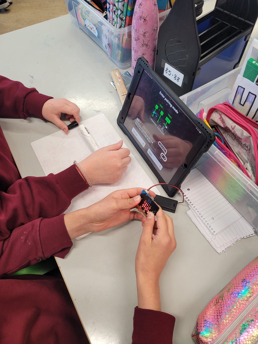 MsJoycesClass's tweet photo. 5th Class had lots of fun trying out the Micro:bit in our class today. Wonderful teamwork helping each other out with different code sequences! @MS_eduIRL @MicrosoftEDU @DigitalSkillsEU #EUcodeweek2022 @MsMurrayKinvara @kinvarans Thanks to Ms Crampton for helping us get set up! https://t.co/SHNITdBvfg