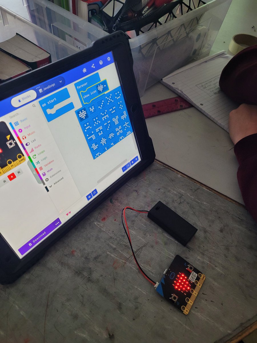 MsJoycesClass's tweet photo. 5th Class had lots of fun trying out the Micro:bit in our class today. Wonderful teamwork helping each other out with different code sequences! @MS_eduIRL @MicrosoftEDU @DigitalSkillsEU #EUcodeweek2022 @MsMurrayKinvara @kinvarans Thanks to Ms Crampton for helping us get set up! https://t.co/SHNITdBvfg