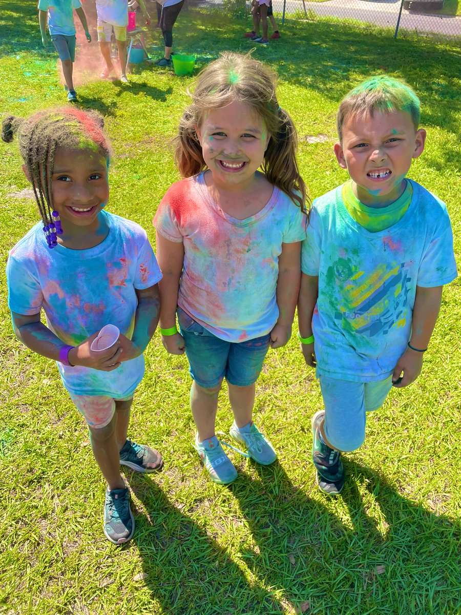 SamSexton_2's tweet photo. My first Color Fun Run was a blast! Thank you Westgate PTA for organizing such a special experience for our students and to all the families that participated and volunteered! @my_pcs https://t.co/U1DSIOUL5r