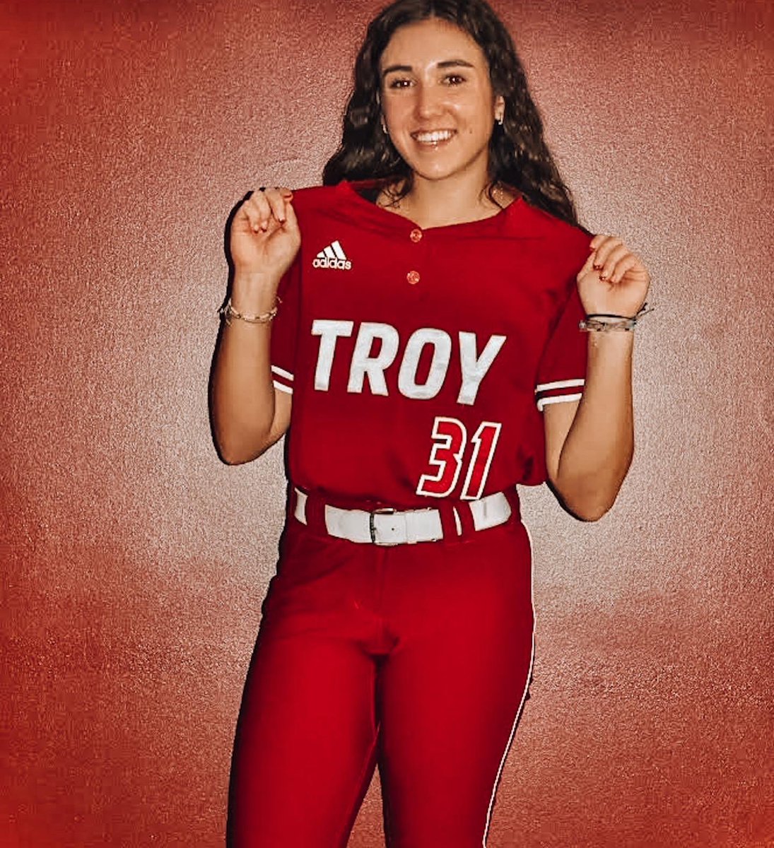 Thank you so much to <a href="/e_newellcoach/">Eric Newell</a> , <a href="/AnnaShelnutt/">Anna Shelnutt</a> , <a href="/CamdenDecker/">Camden Decker</a> , and the amazing players for having me this weekend. It is already feeling like home! Go Trojans 🤍