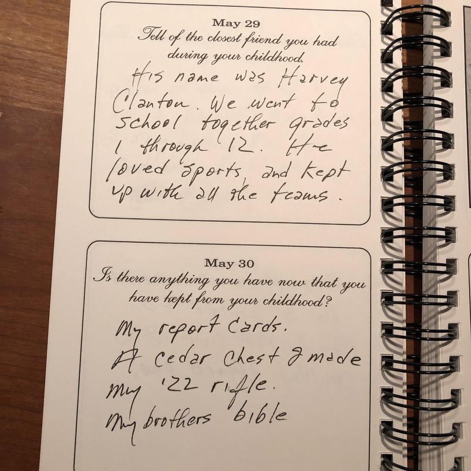 JCFansWorldwide's tweet photo. Johnny handed two of the items he mentioned as still having from his childhood down to his daughter Tara. His report cards, which are at the Johnny Cash boyhood home museum in Dyess, Arkansas, and the cedar chest he made. 

#JohnnyCashboyhoodstories #JohnnyCash #JohnnyCashlife https://t.co/UlV8Kab3UP