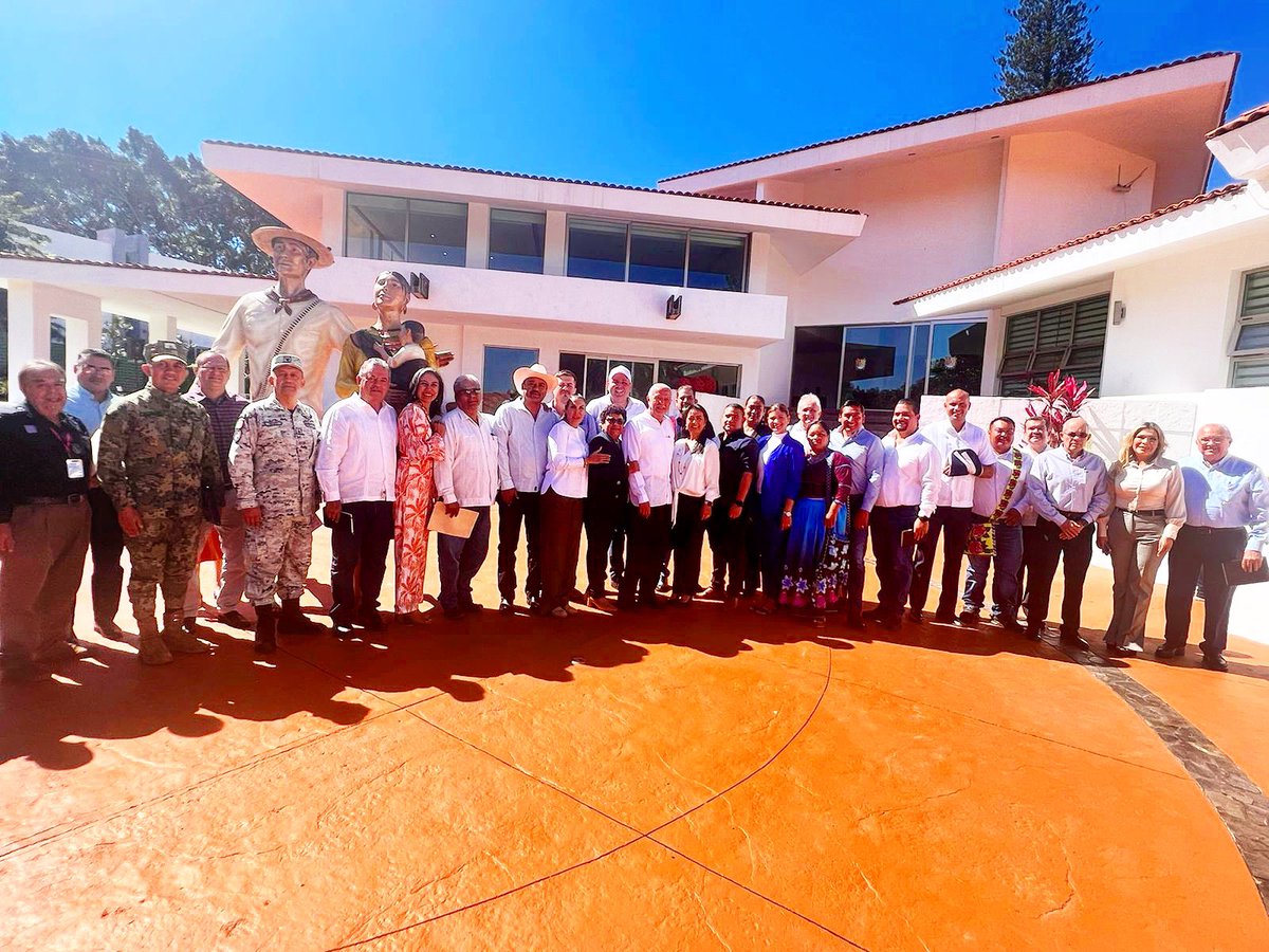 En #Nayarit tenemos un Buen Gobernador, Gracias Dr. <a href="/MiguelANavarroQ/">Miguel Ángel Navarro</a> por escuchar a los Alcaldes de su estado y ayudarnos a llevar Acciones que mejoran la vida de nuestros representados