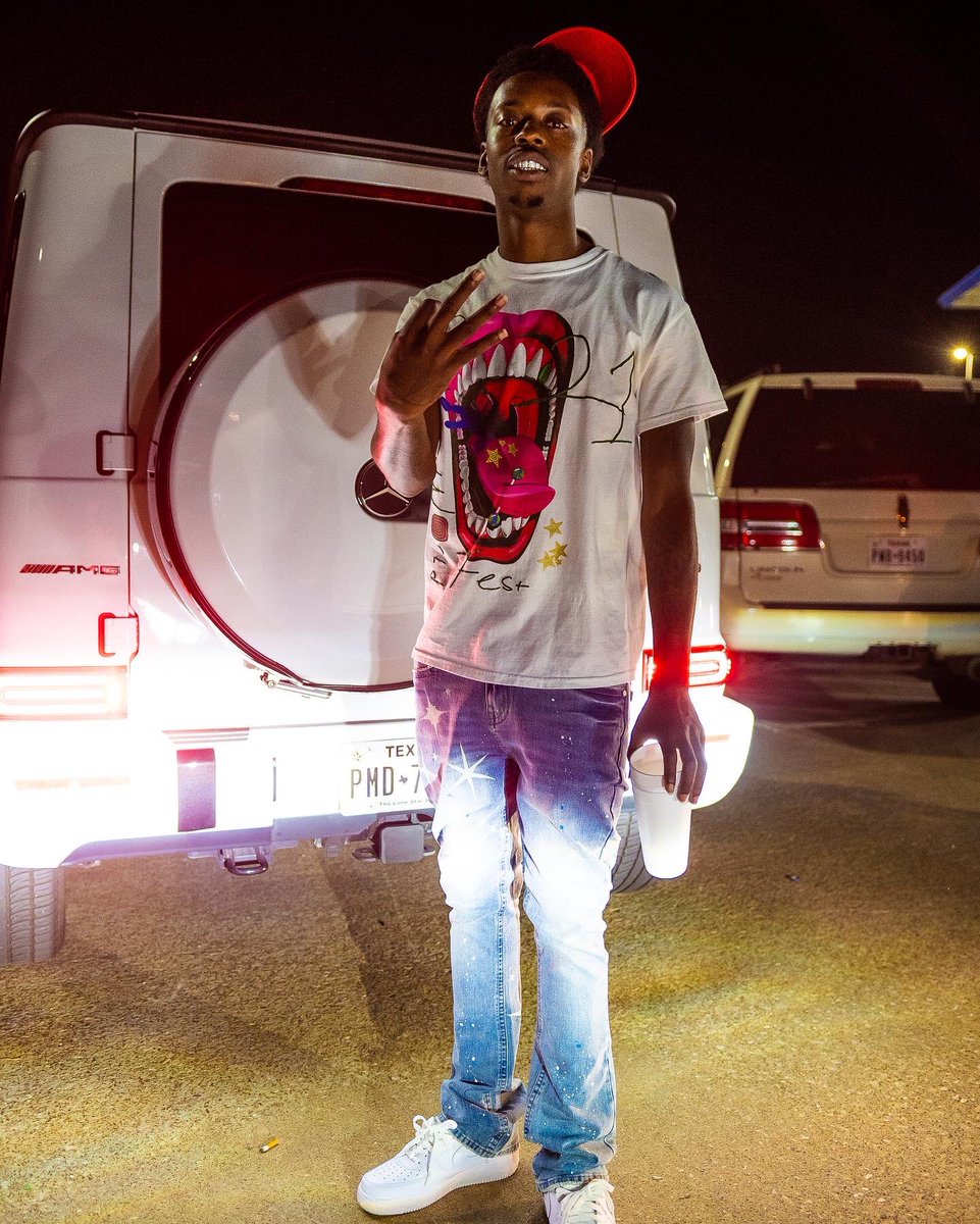 TyTDrizzle's tweet photo. I Look Like Ah Dealer From The Way I Put It On🤧 Ft Lil Drizzle🤞🏽❤️
#Gooy🤮 #BigBoyBusiness #ZBG🩸 https://t.co/q9O4IJLpMW