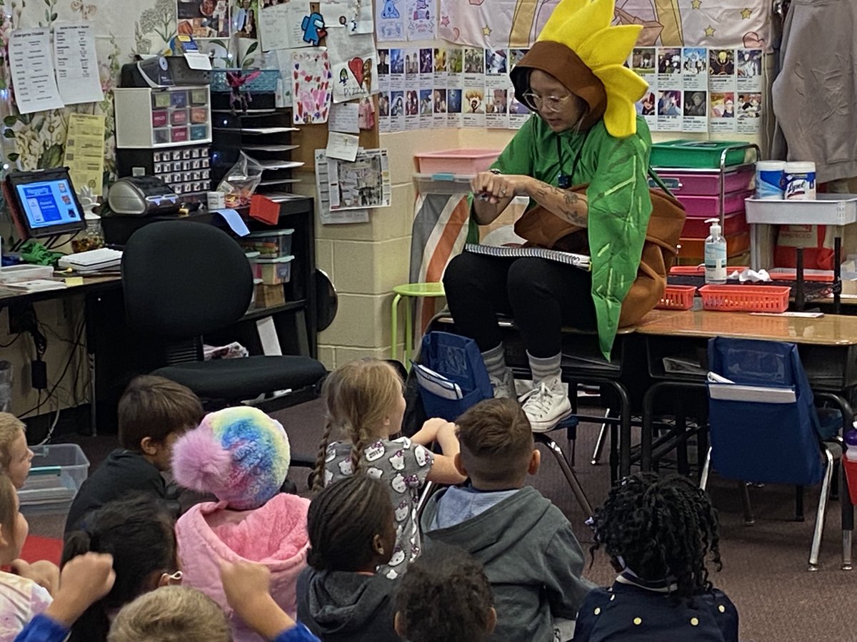 Kindergarten reading at ⁦<a href="/DodgeUSD259/">Dodge Literacy Magnet</a>⁩ was extra engaging today. ⁦<a href="/WichitaUSD259/">Wichita Public Schools</a>⁩ has the best teachers! #wpsproud