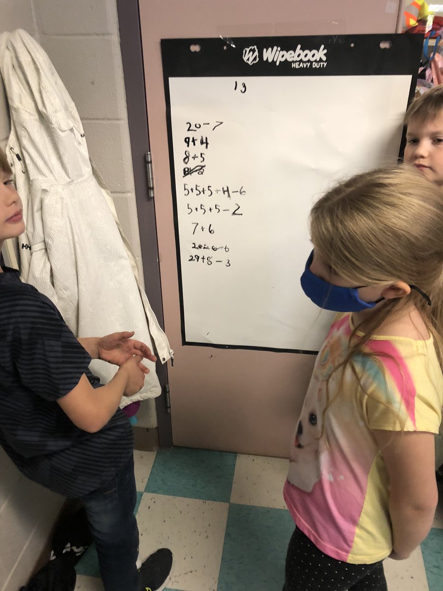 We love using vertical spaces <a href="/BerwickSchool/">Berwick School</a>! Look at these students working together to use the “broken calculator” to make 13 or 33 🥰 Can you guess which buttons were broken on these grade 3’s calculators? <a href="/MeghanJoudrey/">Meghan Joudrey</a> <a href="/pgliljedahl/">Peter Liljedahl</a>