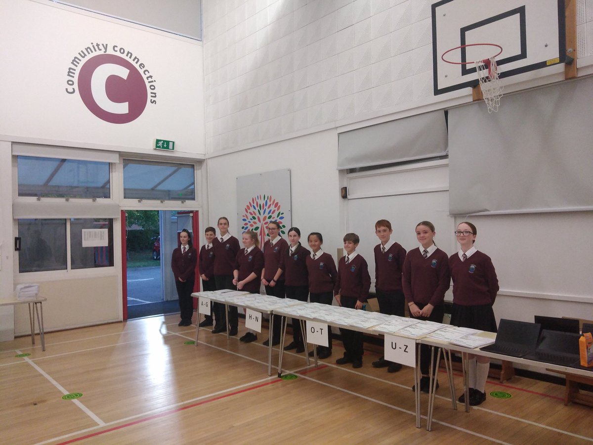 linsladeschool's tweet photo. Thank you to all our Year 6 Parents and Carers for attending our SATS information evening! Lovely to see so many collecting their free CGP revision guides &amp; attend English &amp; Maths workshops @LLinsladet @LinsladeMaths @linsladeenglish @BJones1702 @ewassef1 @mrRteaching @MrPark_1 https://t.co/ap3AdTp5a5