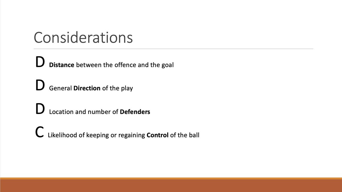 Foul Tomori ini masuknya DOGSO (denying obvious goal scoring opportunity) &amp; dianggap doesn't attempt to play the ball.