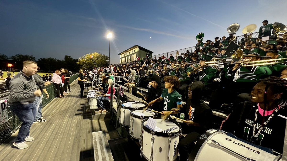 NorthsideBands's tweet photo. 3/3 Over the last two weeks, we’ve had an awesome time at football games, including our #Northside Marching Band Night and Senior Celebrations. Here are some of our favorite pictures.

#NorthsideForLife #ClassOf2023 #NorthsidePride #NorthsideTough https://t.co/EjNtHISlkH