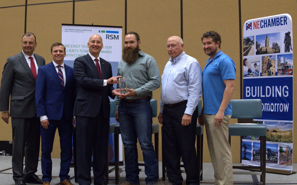 PeteRicketts's tweet photo. Glad to be at today’s @NebraskaChamber Manufacturing Summit to present the Large NE Manufacturer of the Year Award to @Lincoln_premium and Small NE Manufacturer of the Year Award to Aulick Industries.
Congrats to these great companies - thanks for helping #GrowtheGoodLife https://t.co/BAkr0Rk7Jp