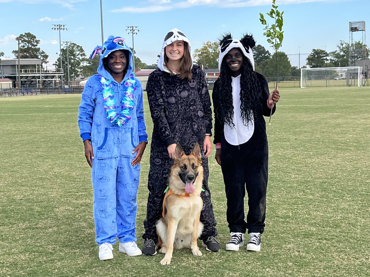 RT @stu_gore: Halloween practice part 1: Lilo And Stitch, Soccer Mom, Cowgirl Ghost, Sergio Garcia. https://t.co/LKUJIYxbt0
