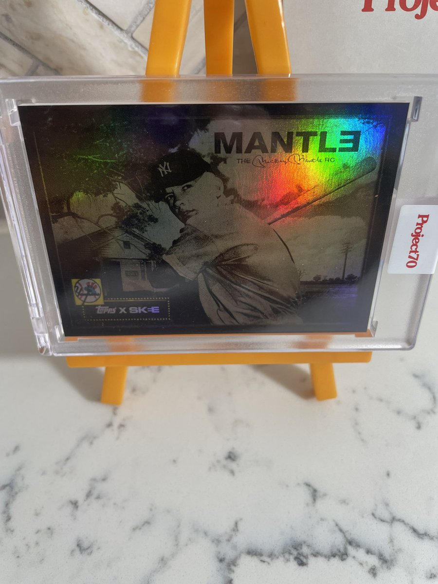 CBWCharlieFuego's tweet photo. @LAcarddude 🤩 #Mantle #Eminem #DJSkee https://t.co/HhwWQM6pKf