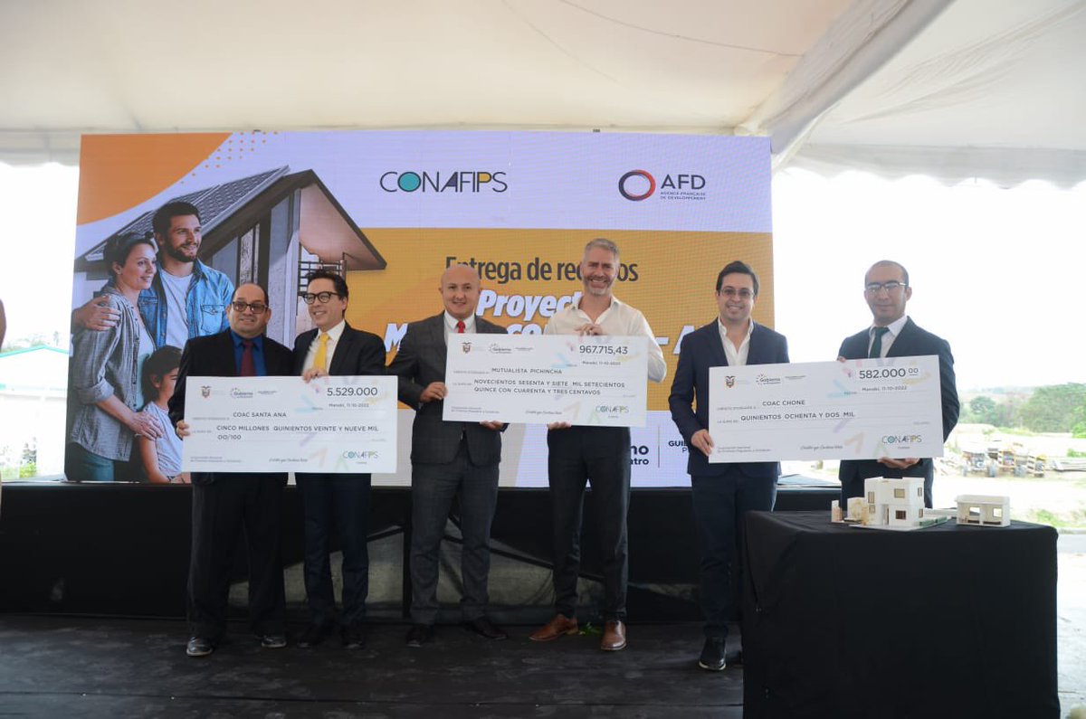 juanfranciscoNH's tweet photo. ¡Más inversión en Manabi!

Desde Pedernales y junto a @CONAFIPS entregamos créditos por más de USD 7 millones a cooperativas manabitas que serán destinados a la construcción de viviendas, generando empleo, reactivación económica y un gran impulso para el sector inmobiliario. https://t.co/H2n7EyZmkB