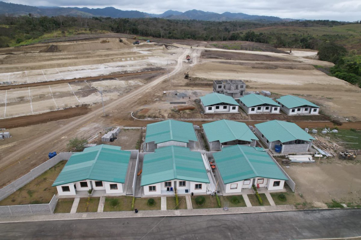 juanfranciscoNH's tweet photo. ¡Más inversión en Manabi!

Desde Pedernales y junto a @CONAFIPS entregamos créditos por más de USD 7 millones a cooperativas manabitas que serán destinados a la construcción de viviendas, generando empleo, reactivación económica y un gran impulso para el sector inmobiliario. https://t.co/H2n7EyZmkB