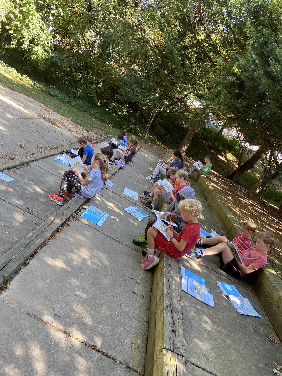Wrapping up our first literacy unit on Classic Tales! Why not take it outside when it’s a gorgeous day out?😍🍂☀️ @APSLiteracy @NTMKnightsAPS #knightsrock