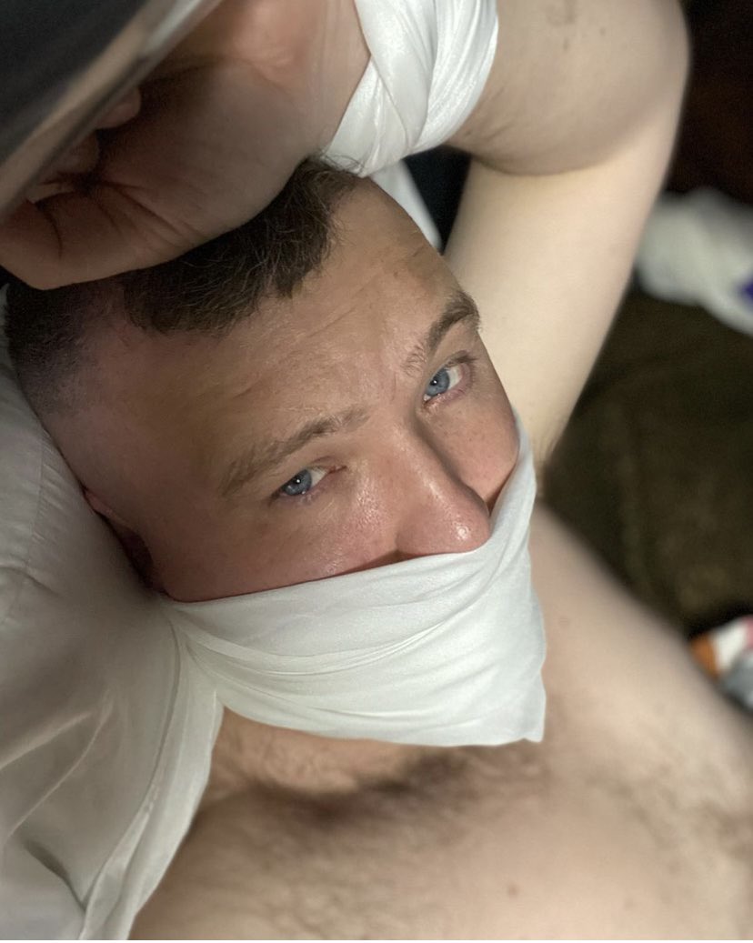 SilkenAssassin's tweet photo. Mid-week libido surge got me all in the mood for some self-tying. #silk #silkscarf #scarves #silkscarves #kink #fetish #bdsm #bondage #sensual #sensuality #libido #selftying #tiedup #gagged #gaggedman #otmgag #satin #satinfetish #dominant #switch #kinkster #scarfaddict https://t.co/AHqABmt8Mc