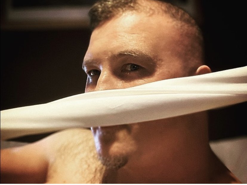 SilkenAssassin's tweet photo. Mid-week libido surge got me all in the mood for some self-tying. #silk #silkscarf #scarves #silkscarves #kink #fetish #bdsm #bondage #sensual #sensuality #libido #selftying #tiedup #gagged #gaggedman #otmgag #satin #satinfetish #dominant #switch #kinkster #scarfaddict https://t.co/vEoDcyANWK