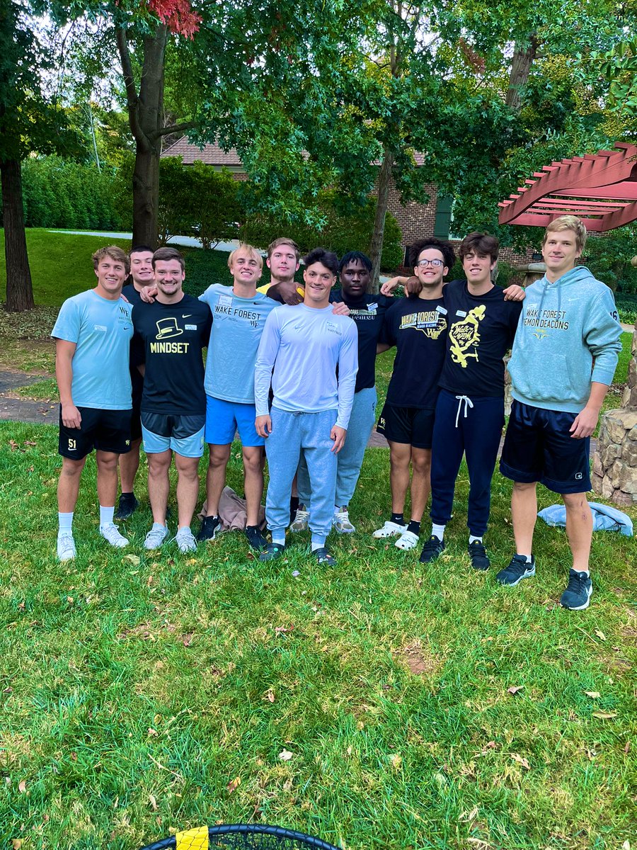 Freshmen Fellowship Dinner ✅

Corn hole.
Spike ball.
Good Food.
And great conversation.
