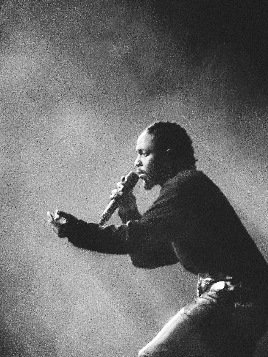 hanamakov's tweet photo. 📸 Last night w @kendricklamar through my phone’s lens

#kendricklamarconcert #thebigstepperstour https://t.co/buLXFnPqK5