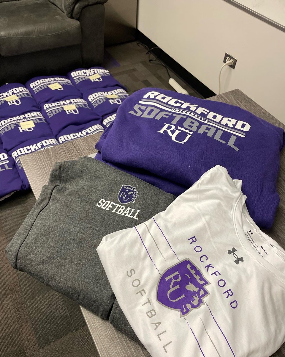 regent_softball's tweet photo. Almost time for the new gear!!!☺️💜🥎

 #goregents #rollregents https://t.co/uFcrKUyO7b