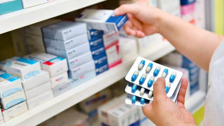 ValoraAnalitik's tweet photo. #Empresas | App busca enfrentar la escasez de medicamentos en Colombia

https://t.co/Da87gWebxa https://t.co/W78LW32lpv