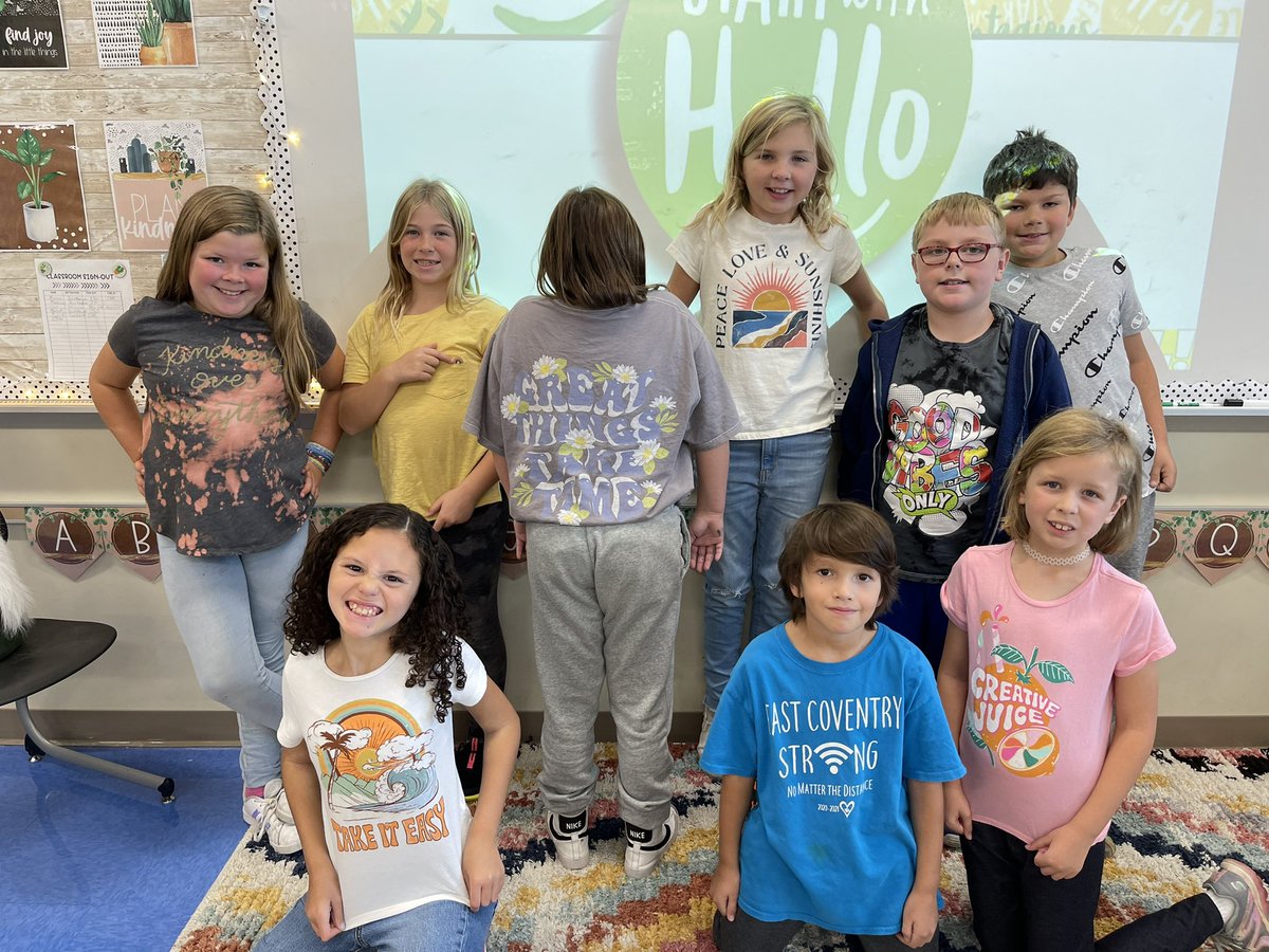 MissColeEC's tweet photo. Day 2 of “Start with Hello”- Kindness Day! Wearing shirts with positive messages &amp; starting our morning off with some positivity for all ❤️ @OJRSDEC https://t.co/Y8DUlX8cuc