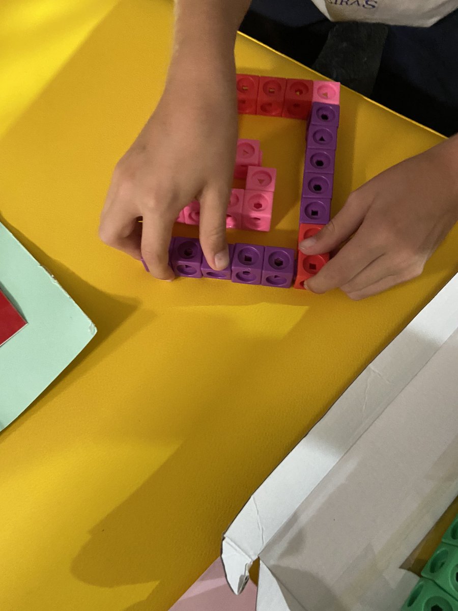 Parvana_777's tweet photo. #🛎Science festival day2 Reflection!
How well Mathematics is accessible to all our students🔍
~using manipulative
~more visual and pictorial 
~hands-on activities 
#learninghowtolearn #unblockskills #makespaceforlearning https://t.co/N50T1C6E85