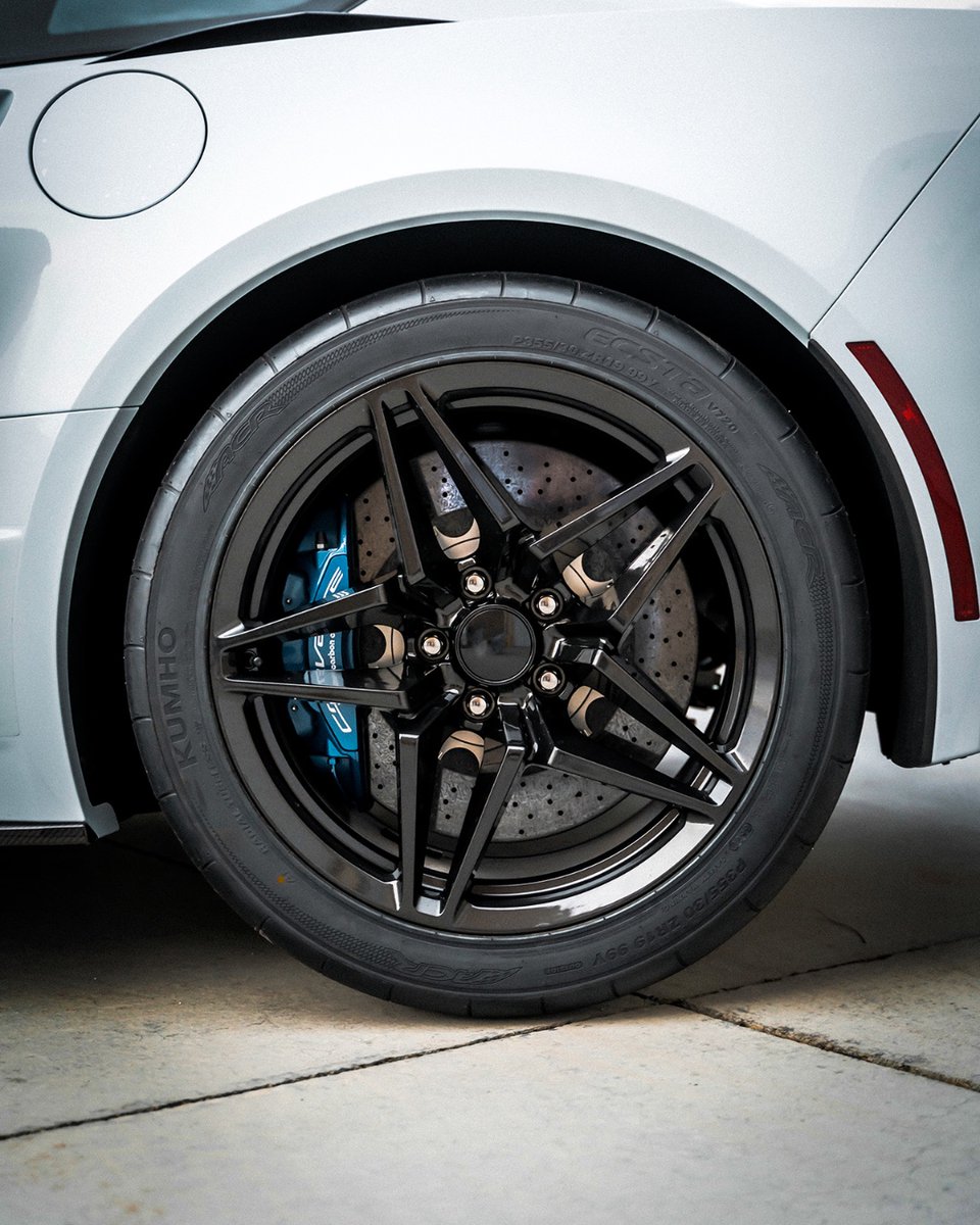 FactoryRepro's tweet photo. FR 29 β C7 ZR1 CORVETTE REPLICA WHEELS
#factoryreproductions #wheels #corvette #chevrolet #chevy #chevroletcorvette #c6 #c7 #zr1 #stingray #corvetteworld
https://t.co/hsGUsU13zC https://t.co/CZjAtF3BGg