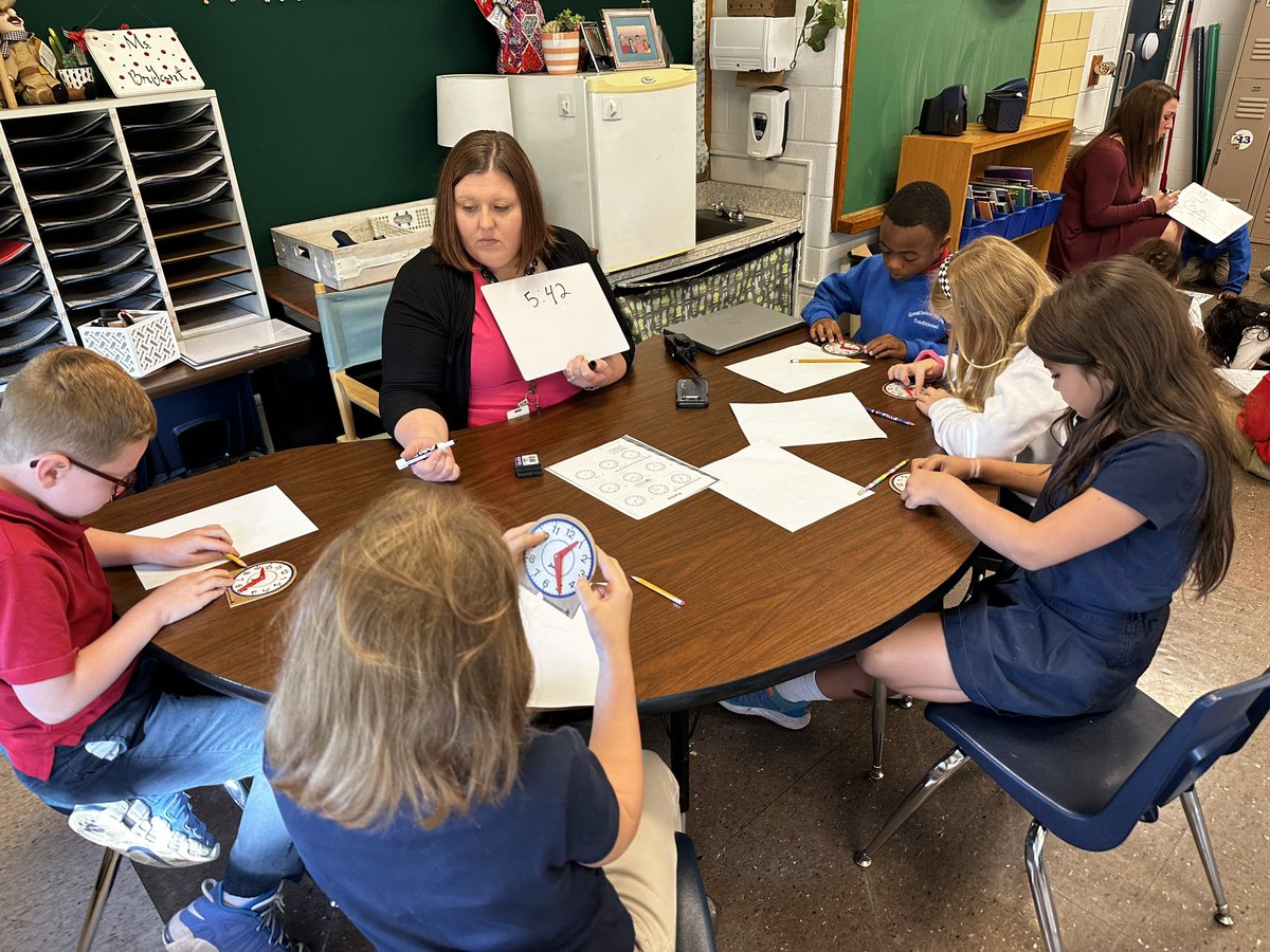 MrIceClass's tweet image. Three groups + One room = Amazing individualized instruction for students. @GreathouseLions FINE time gives kids time to catch up on missing skills.  #GreathouseGreatStaff #GreatInstruction