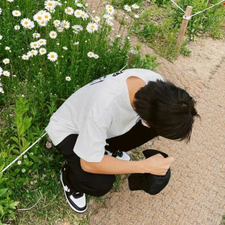 greenstudy's tweet image. oi eu sou a lui!! nova no #studytwt +#studytwtbr! 

 looking for moots&amp;lt;3

about me:

❋ 2007 | esfp-t
❋ ela/dela/she/her | pt-br/eng
❋ 1 ano do ensino médio 
❋ future mediciner 
❋ likes: musica, kpop, livros, história, italia, arte, morangos e natureza

↻/♡ para moots