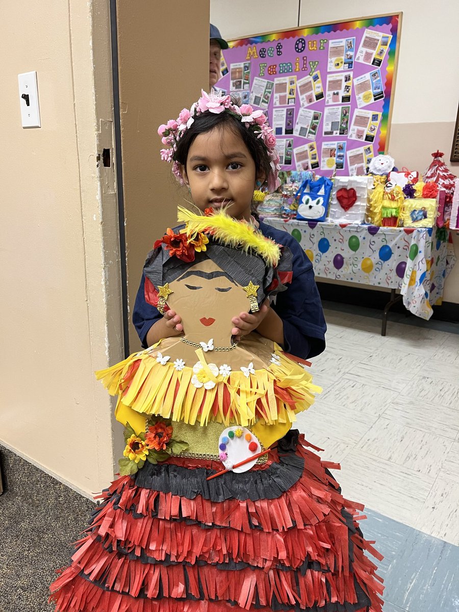 MrsGaddy1's tweet image. Still in awe of the AWESOME piñatas created by our Scholars and their families in celebration of Hispanic Heritage Month! Our hallway is filled with these colorful creations! Wow! Way to meet the challenge, WLB! #LookForTheAwesome #BelieveInBuck 💙
