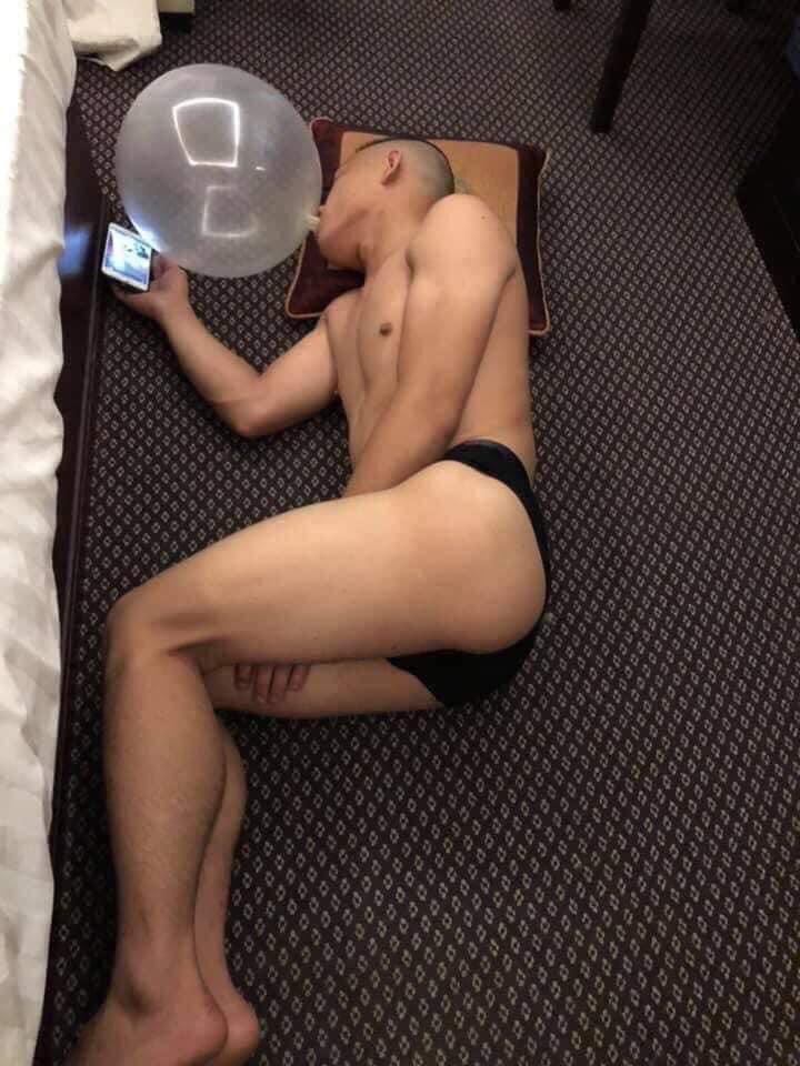 TGhighfun1002's tweet photo. Top mà giờ banh ass cho mình đụ https://t.co/Carkfy3zBm