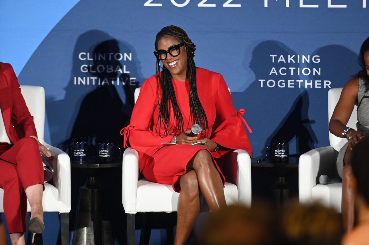 ClintonFdn's tweet image. How can we enable more diverse ownership of the businesses and capital that drive the nation’s economy?

At #CGI2022, @AliciaMenendez moderated a conversation with Thasunda Brown Duckett, @margaretanadu, Janis Lee Bowdler, @Patty_Arvielo, and James A. Casselberry, Jr. to discuss.