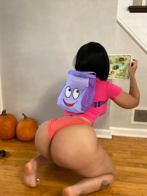 Swiper, no swiping!    Subscribe to my Onlyfans for more😘 https://t.co/aQINLqAcgb