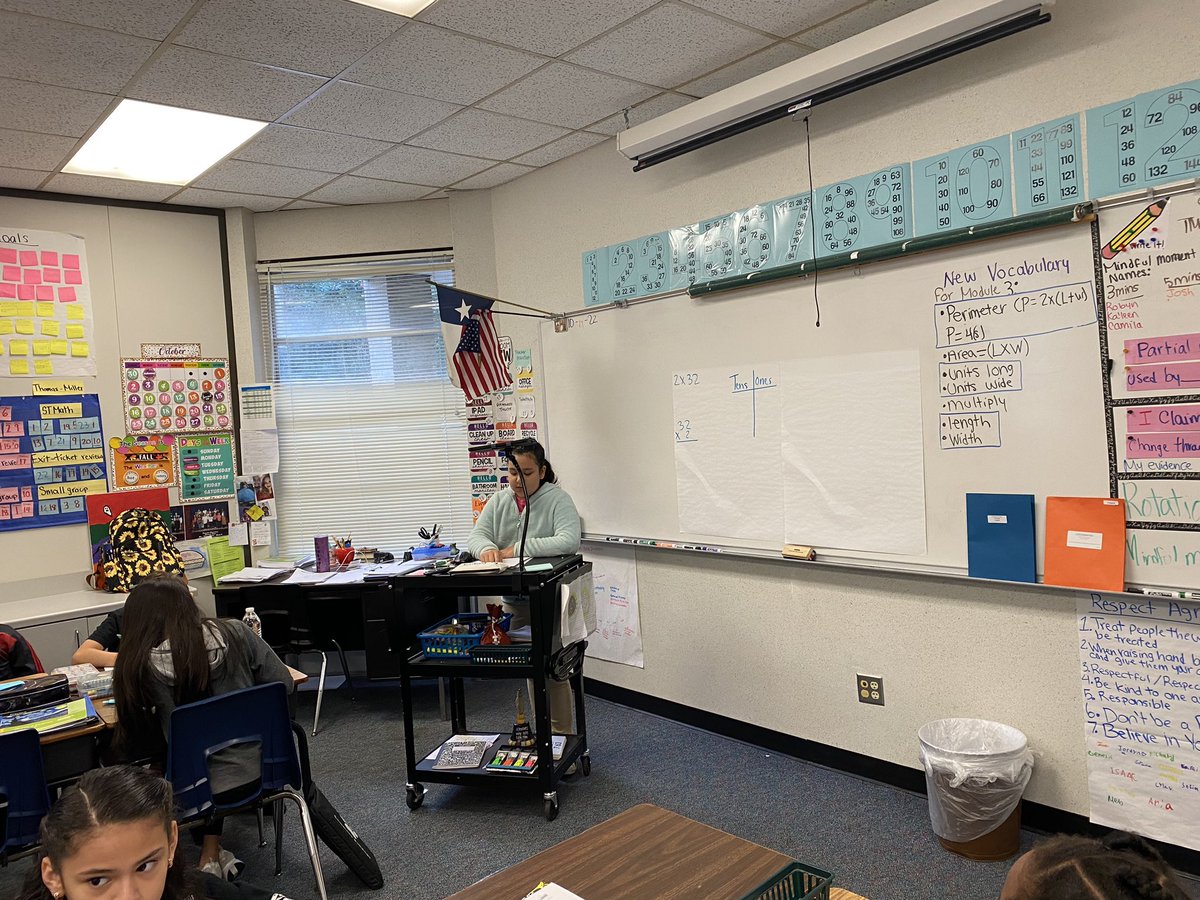 Mrs. Longoria 4th grade teacher ❤️ tweet media