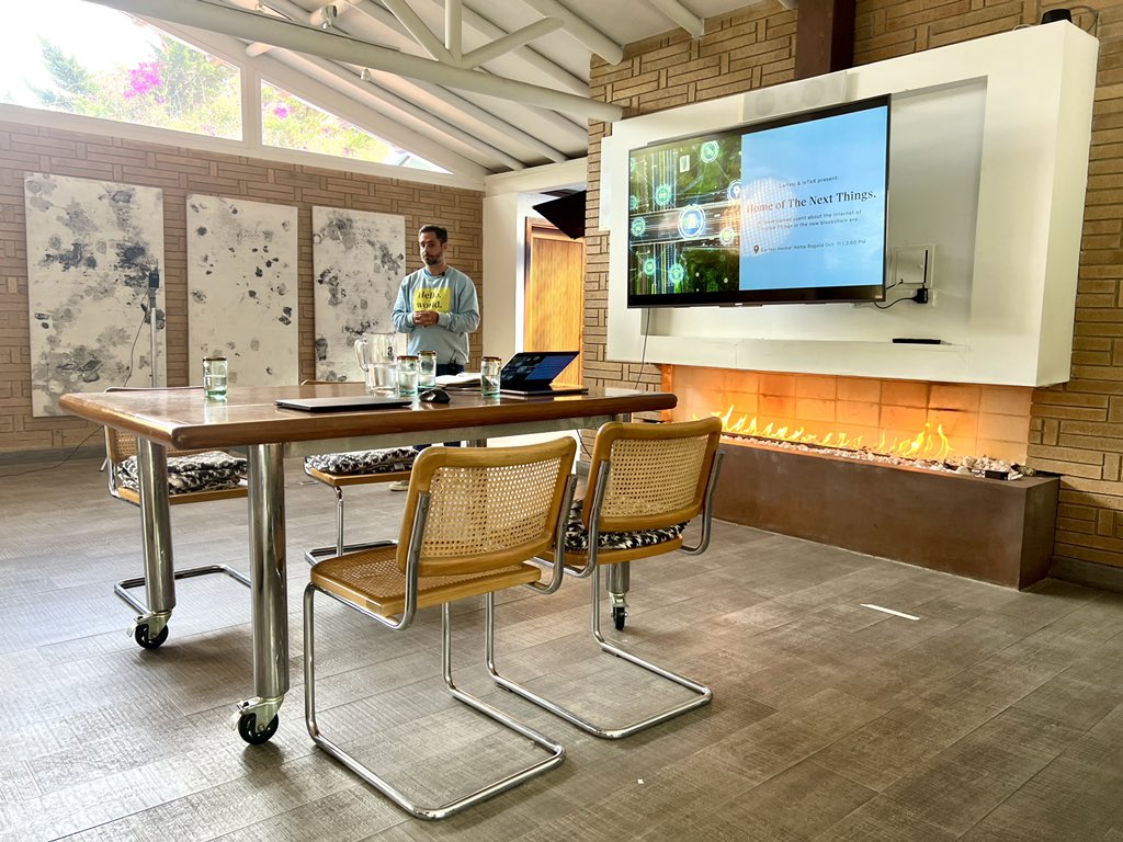 larrypang's tweet image. on tuesday afternoon, @iotex_io and @cartesiproject hosted a deep-dive workshop on Web3 x IoT x off-chain compute 💻

great to have the cartesi + iotex teams together to discuss the future of #MachineFi and #Webstream!

➡️ watch the livestream recording: youtu.be/B6eF6AY9inY