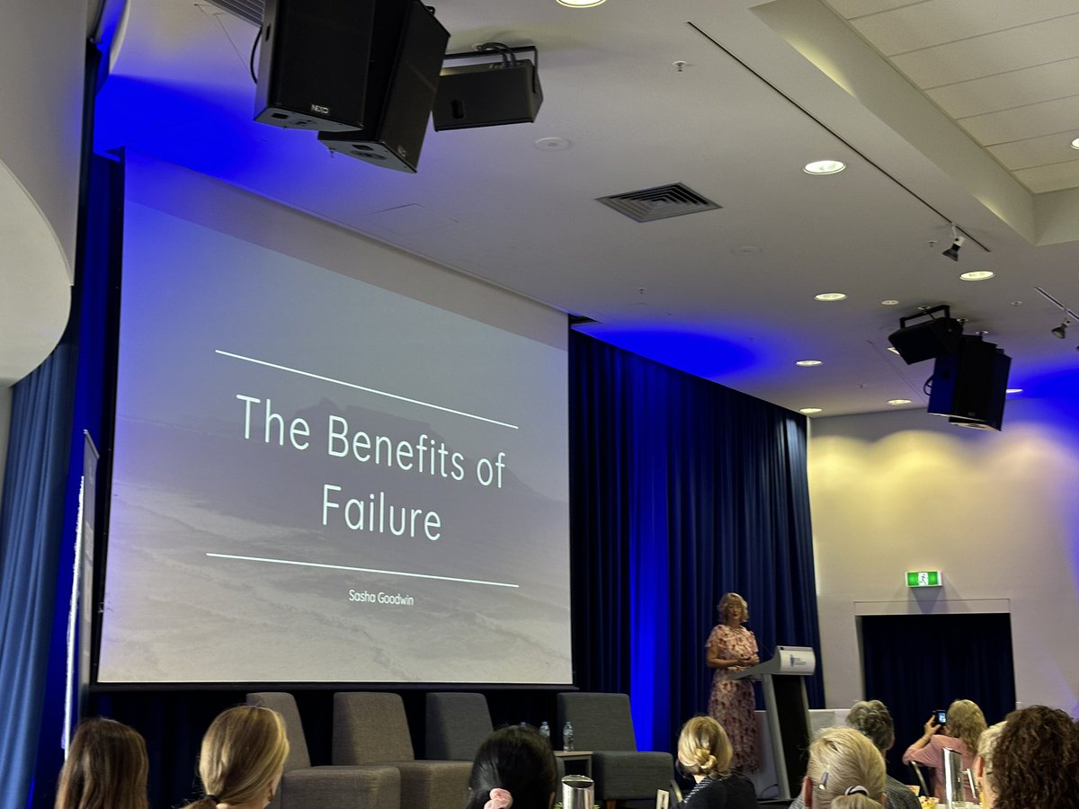 JoCBishopHD's tweet photo. Research week @BondUniversity thank you Sacha Goodwin on sharing your failures👏👏👏👏 #buwn  @BUWN_Bond https://t.co/stcG5d3V8Y