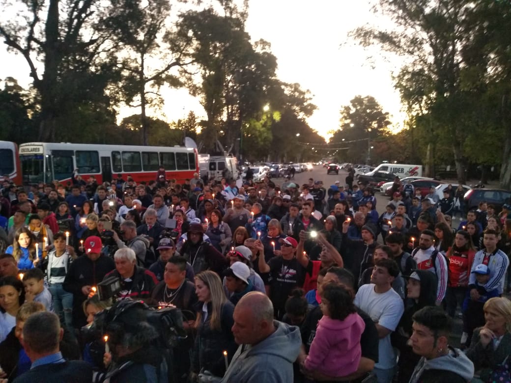 MundoTriperoOK's tweet photo. #CGE #GELP ⚫️ SE SIENTE, EL LOLO ESTÁ PRESENTE

Nueva convocatoria en el Bosque. ¡JUSTICIA POR LOLO! https://t.co/zr2j9Vdrmi