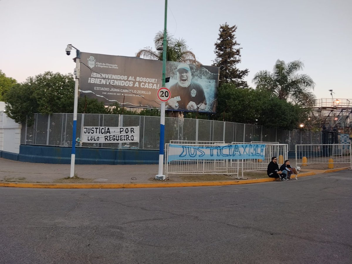 MundoTriperoOK's tweet photo. #CGE #GELP ⚫️ SE SIENTE, EL LOLO ESTÁ PRESENTE

Nueva convocatoria en el Bosque. ¡JUSTICIA POR LOLO! https://t.co/zr2j9Vdrmi