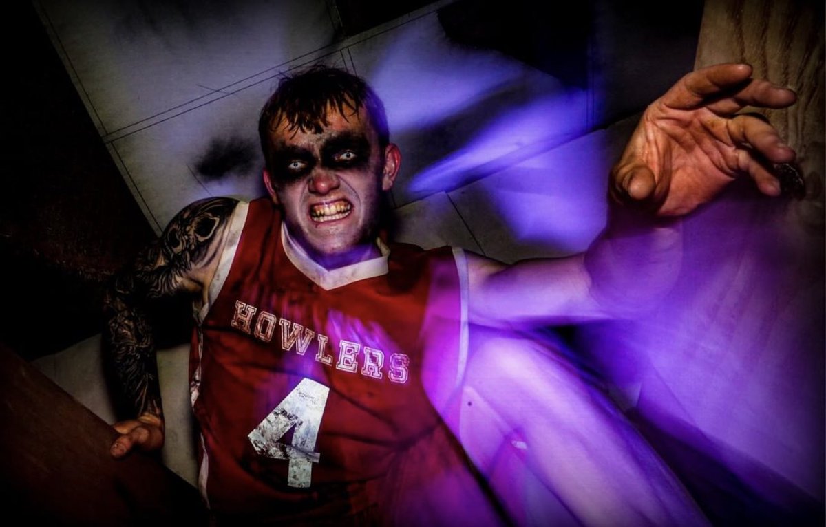 The semester has begun at Howl Valley High... the corridors are overrun, classrooms destroyed and none of the students are friendly! ❌📚

Discount code: HOWLFACE2 for £2 off a standard Xscream Pass - expires 31st October
TheHowl.co.uk
 #ReleaseTheHowl